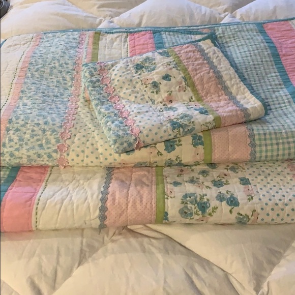 Girls twin bedding set - Picture 3 of 4